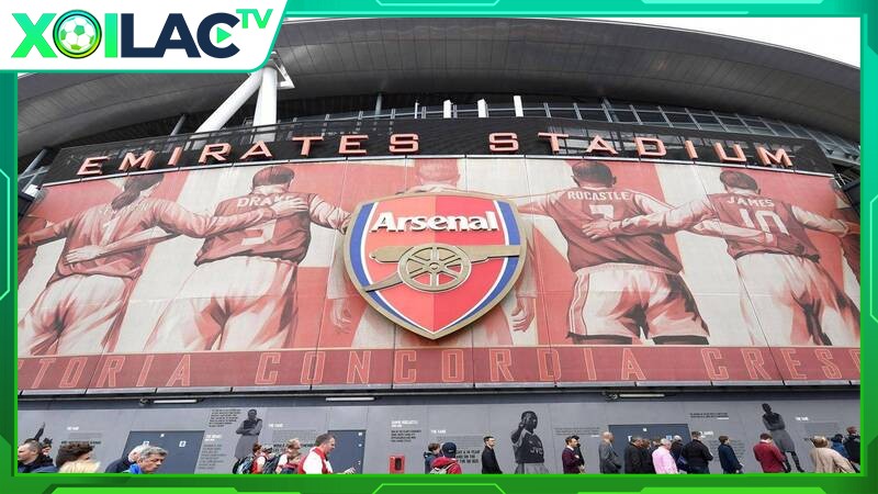 Chiến thắng đầu tiên của Arsenal tại sân Emirates 