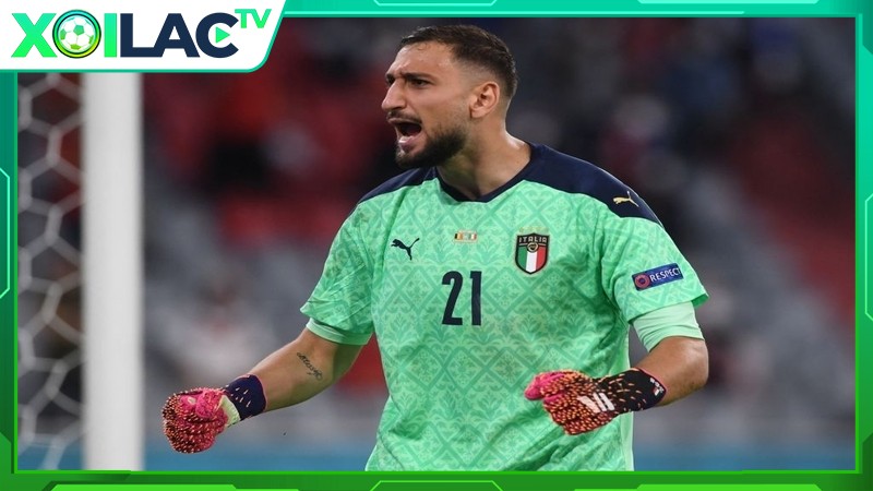 Thủ thành Donnarumma với khả năng phản xạ bóng cực nhạy bén